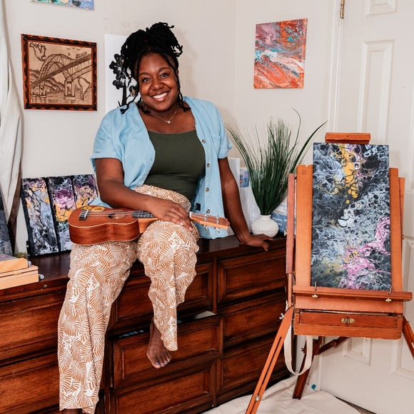 Meet your Posher, Rashida - Picture 1 of 1